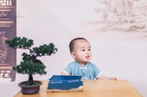 伊犁怀孕为啥肚子会长毛 伊犁怀孕为啥肚子会长毛